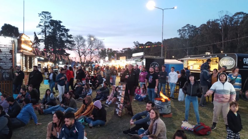 Continúa la fiesta de la cerveza en la Isla del Lago